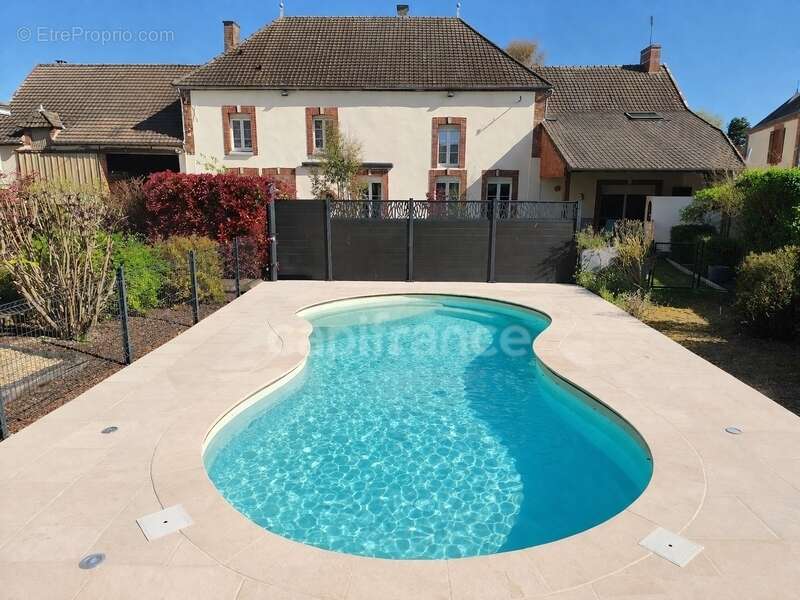  RARE À LA VENTE – Propriété d’exception avec piscine et fort potentiel  - photo 3