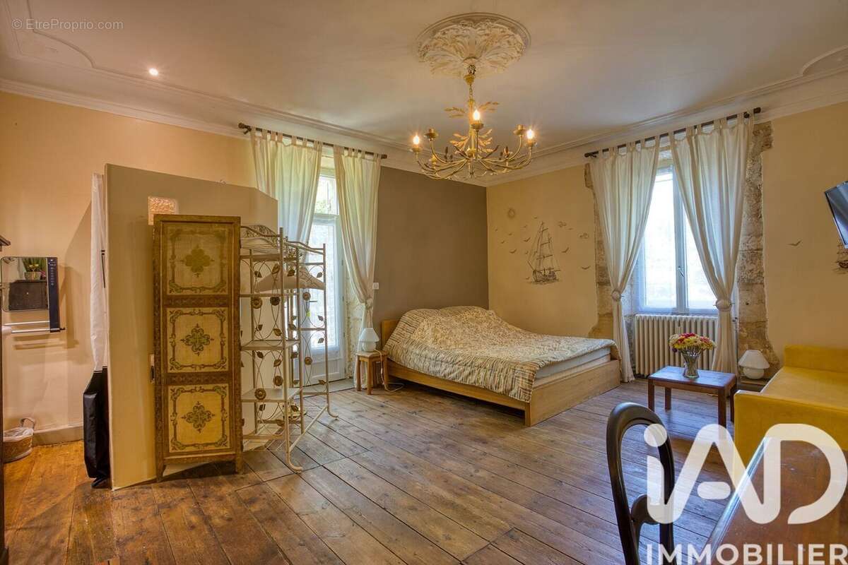 Maison 230 m² à Grolejac  - photo 6