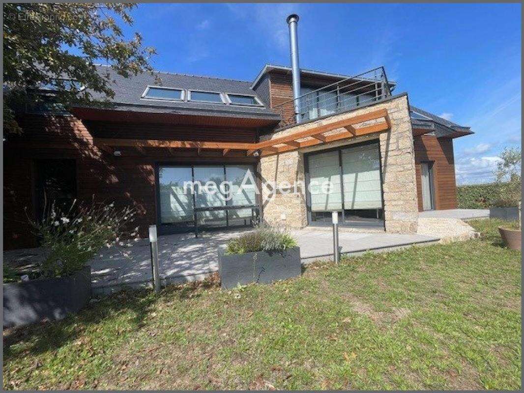 Maison à LARMOR-BADEN