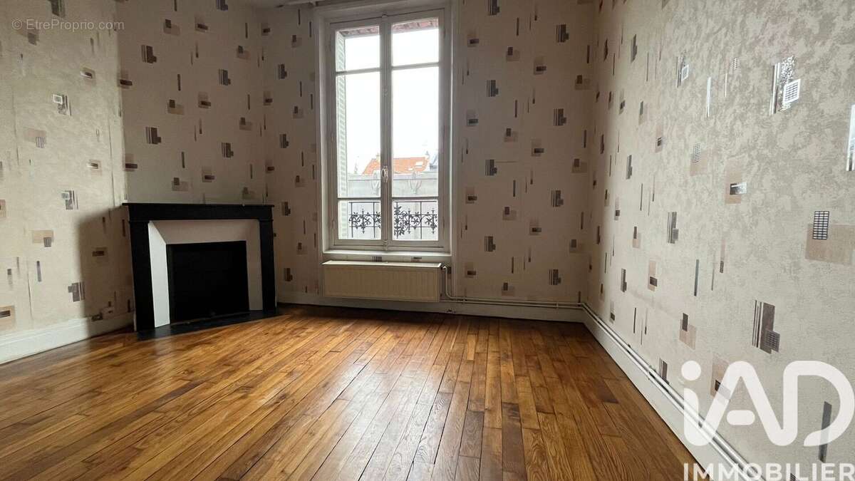 Photo 2 - Appartement à COURBEVOIE