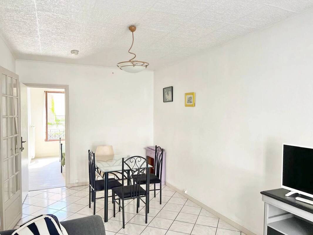 Appartement à SAINT-MAUR-DES-FOSSES