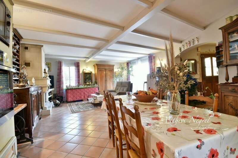 Maison à MOURIES