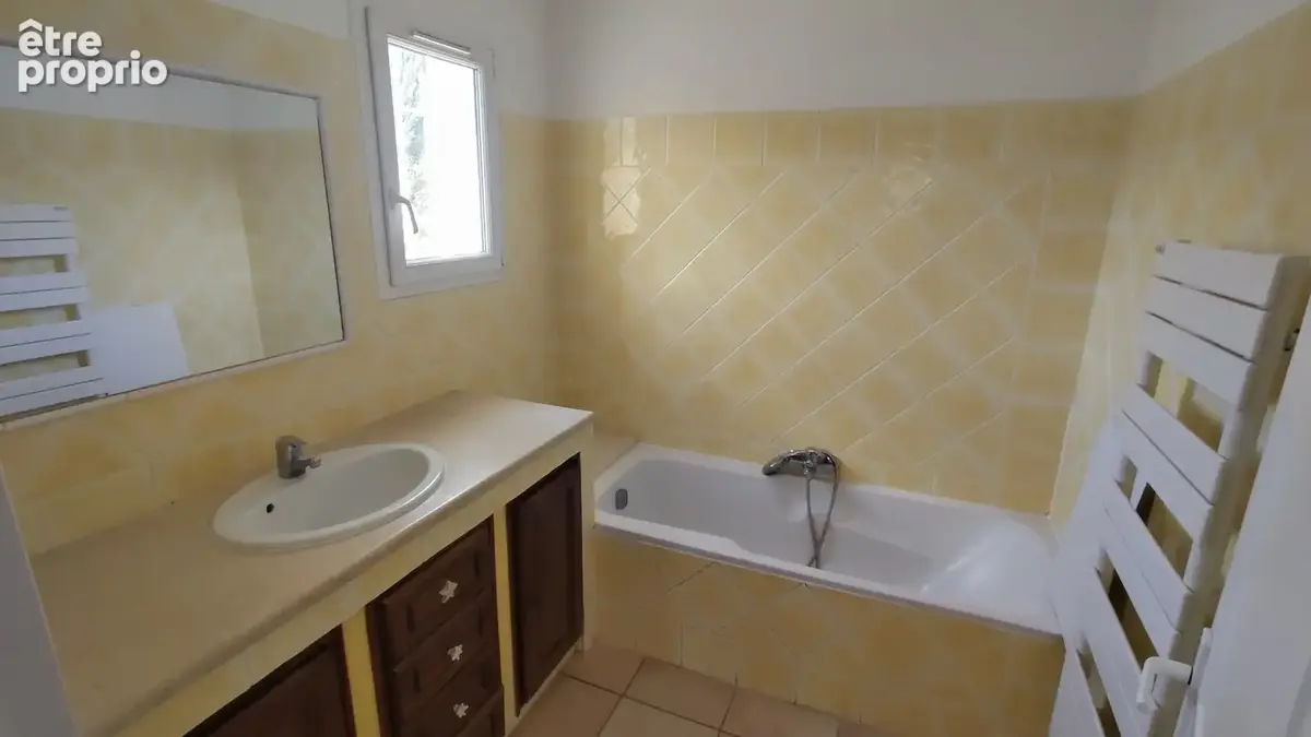 Gonfaron Jolie Villa beau volumes - photo 22