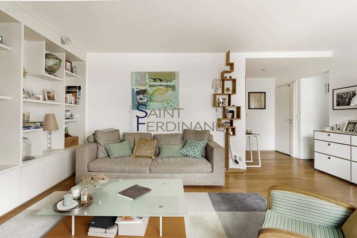 Appartement à PARIS-17E