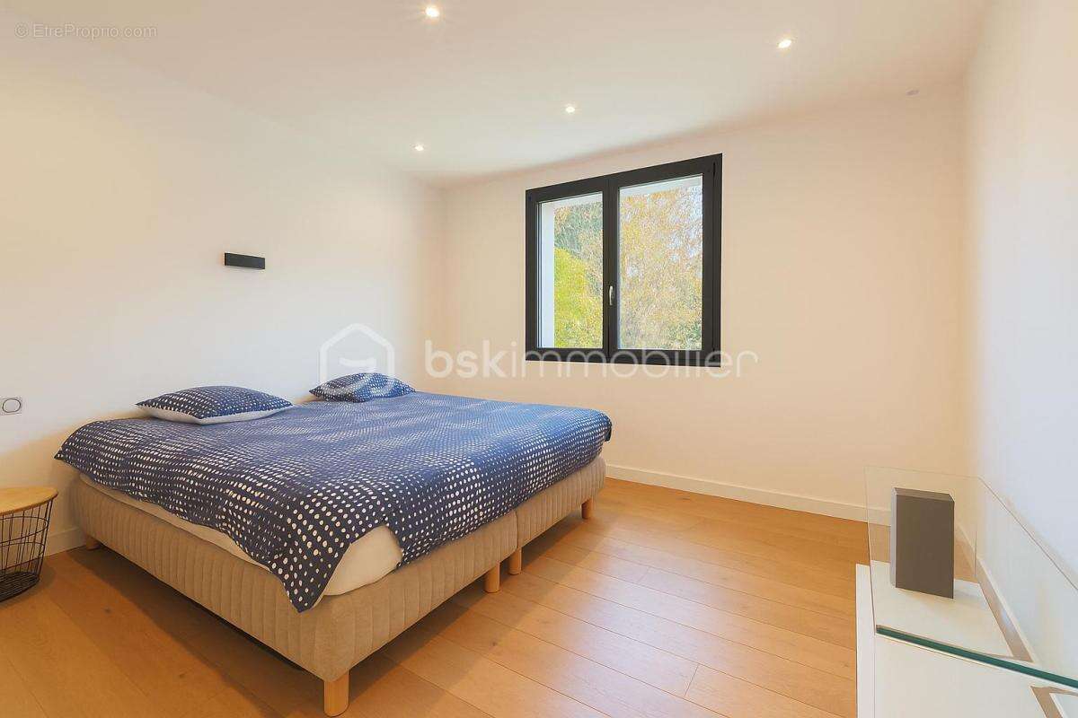 Maison moderne (3 ch) et 1 bureau + Appartement indépendant T3 (2 ch) - photo 10