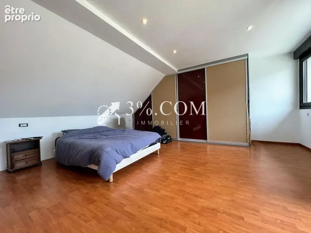 3%COM Belle maison avec 4 chambres- piscine et double garage - photo 9