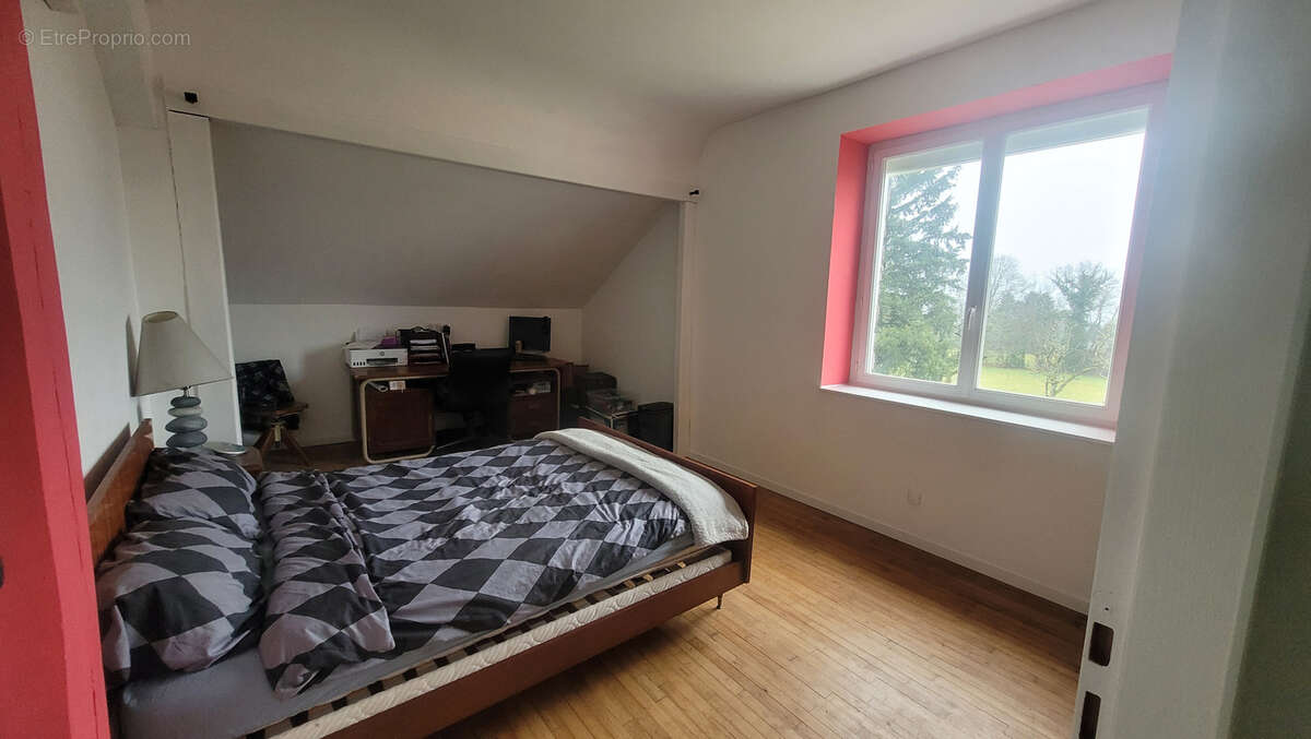 Maison à SAINT-YBARD