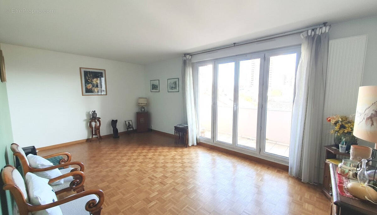 Appartement à L'HAY-LES-ROSES