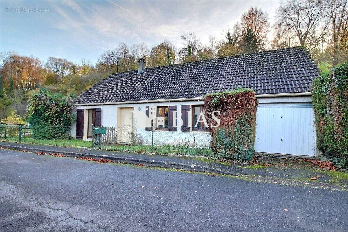 Maison à CROISY-SUR-ANDELLE