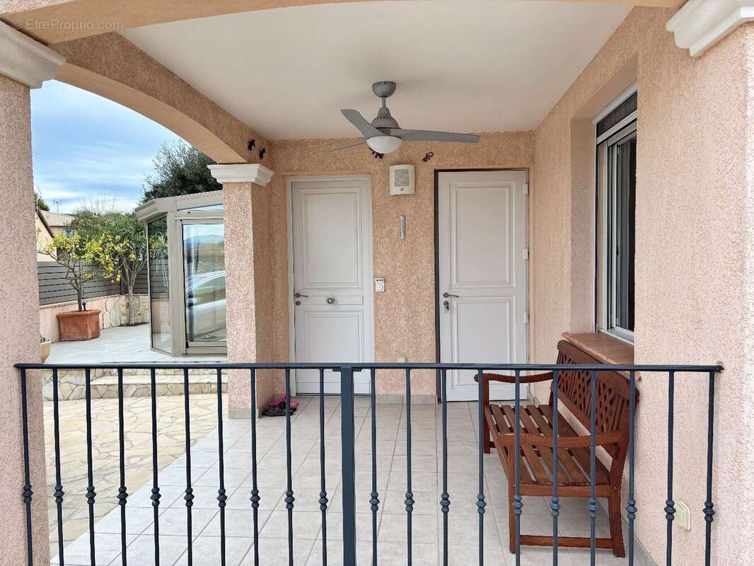 Maison à ROQUEBRUNE-SUR-ARGENS