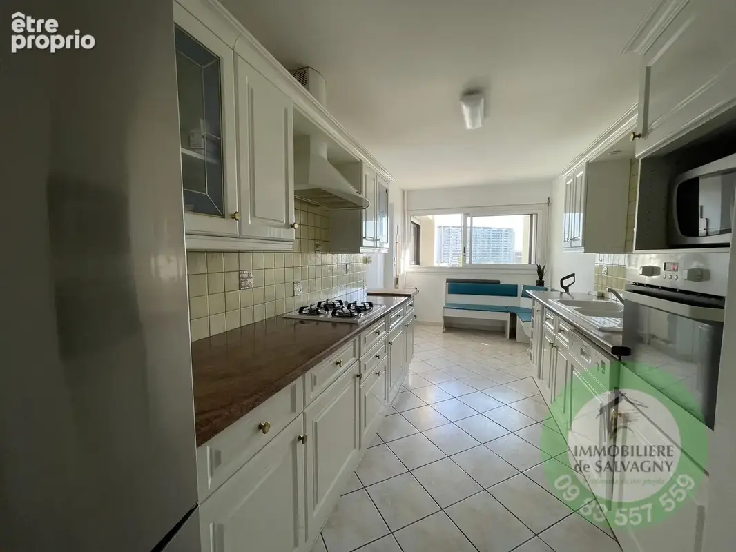 A vendre appartement t4 / t5 de 100 m2 a champagne au mont d'or - photo 4