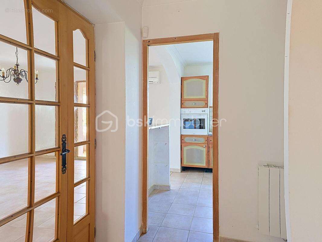 Vers-Pont-du-Gard – Maison de plain-pied 4 pièces – 94 m² – Vue panoramique exceptionnelle sur les collines de Collias - photo 4
