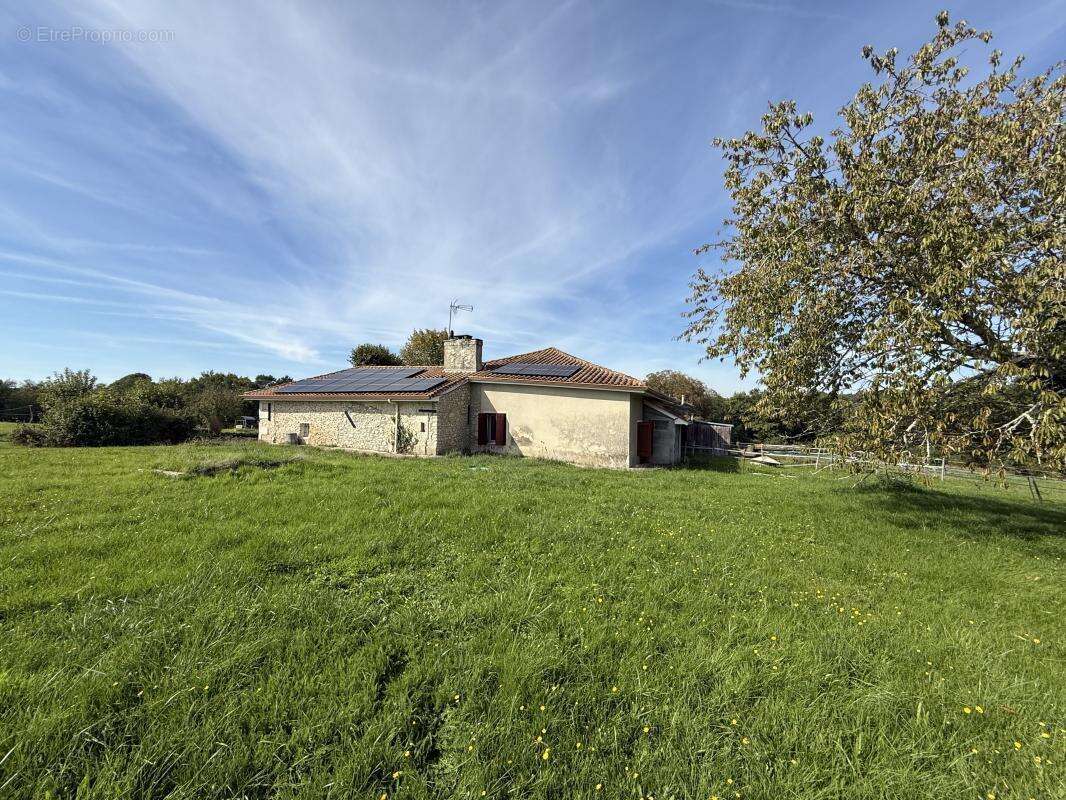 Maison à COULOUNIEIX-CHAMIERS