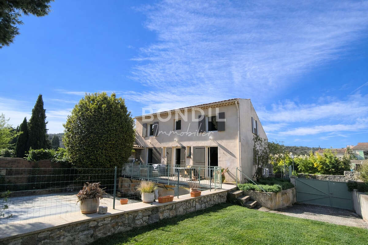 Maison à LA BASTIDE-DES-JOURDANS