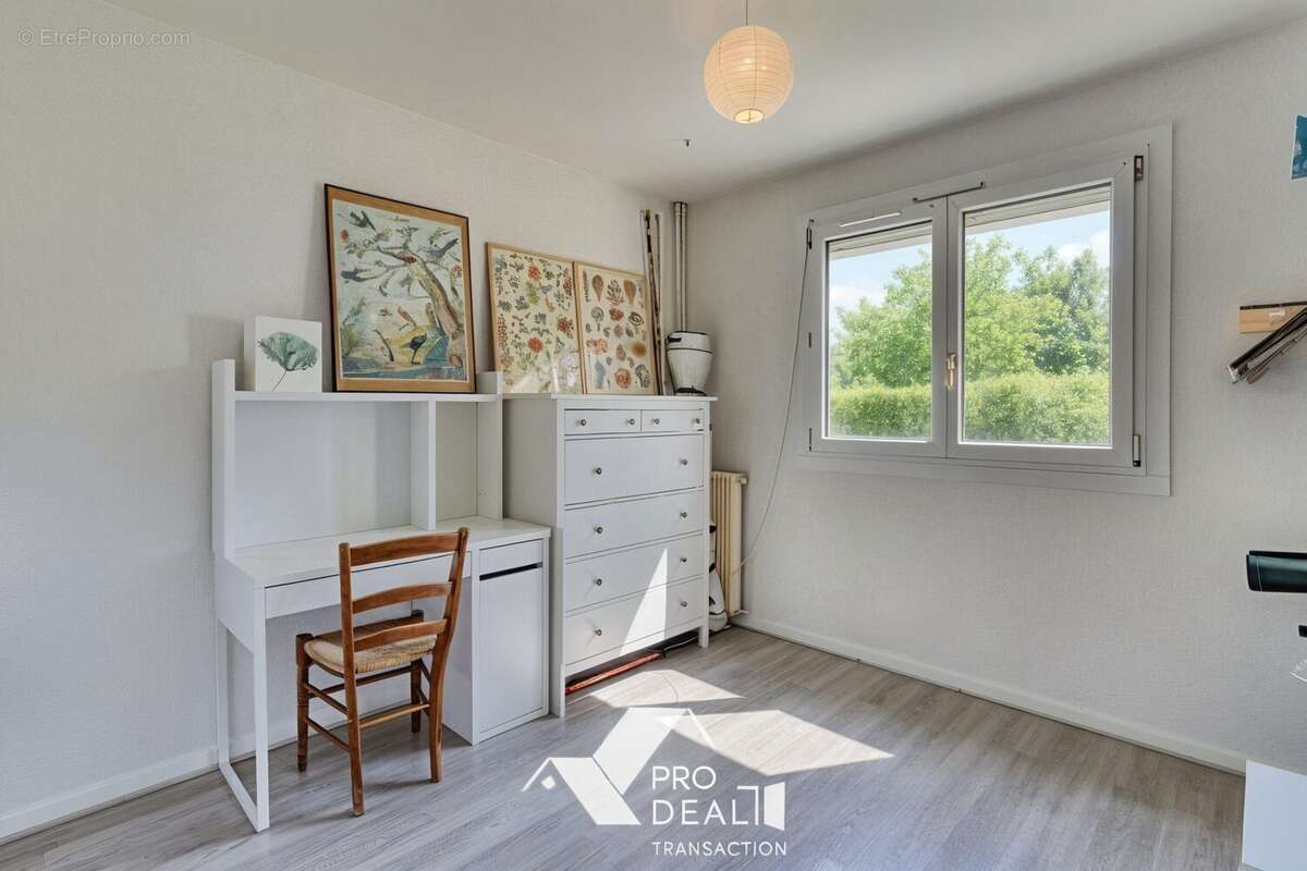Appartement 77 m² à Meyzieu  - photo 9