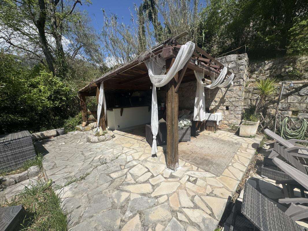 Maison à TOURRETTES-SUR-LOUP