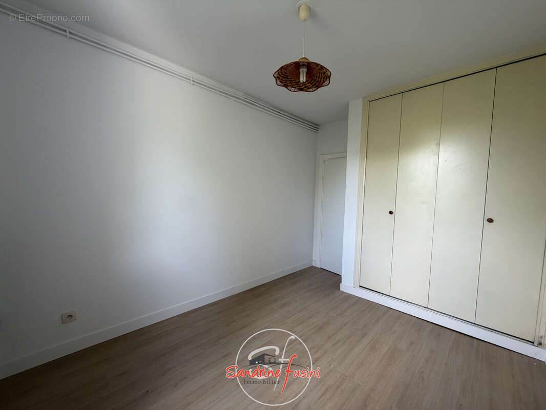 Appartement à CARROS
