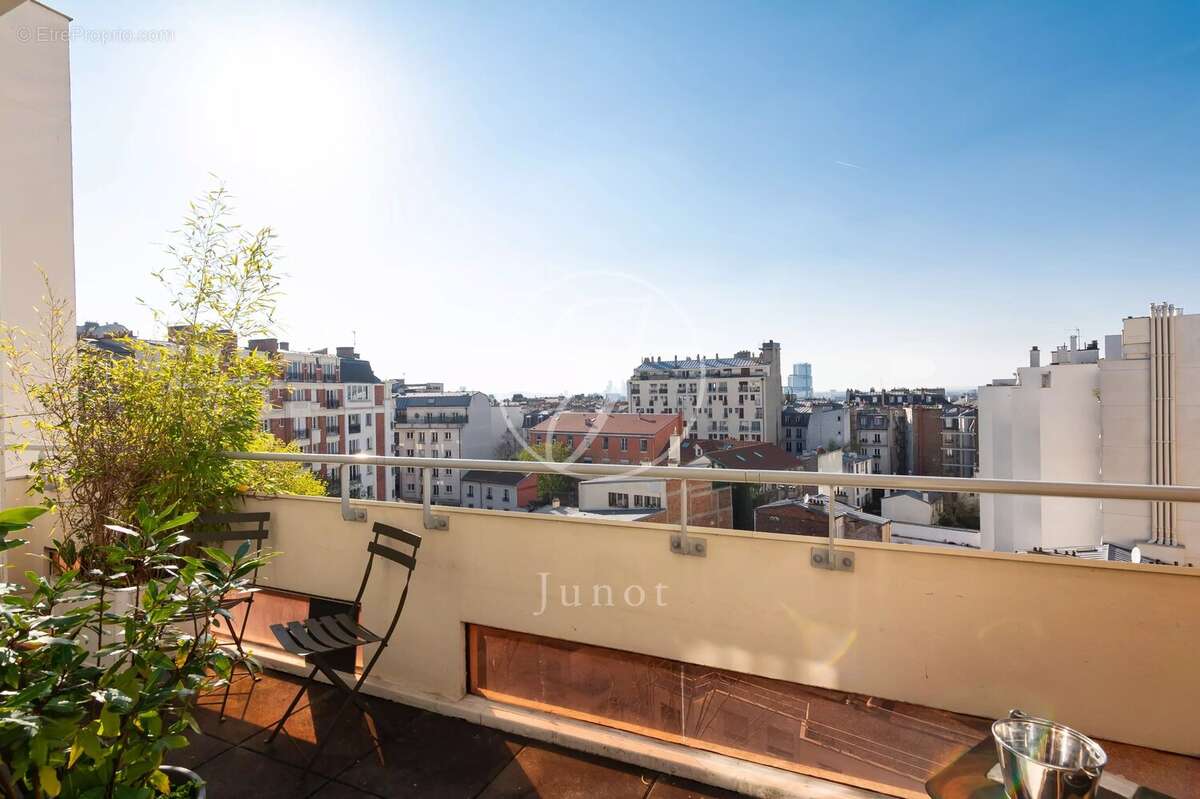 Appartement à PARIS-18E