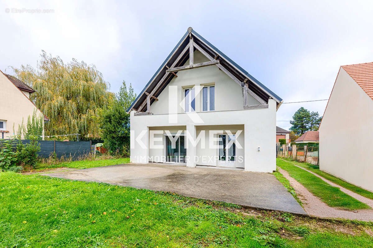 Maison à SAINTE-GENEVIEVE