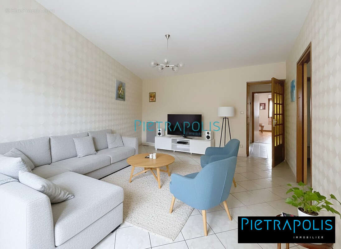 photo de projection - Appartement à QUINCIEUX