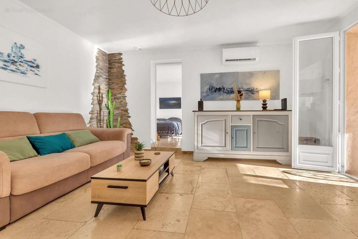   - Maison à FLAYOSC