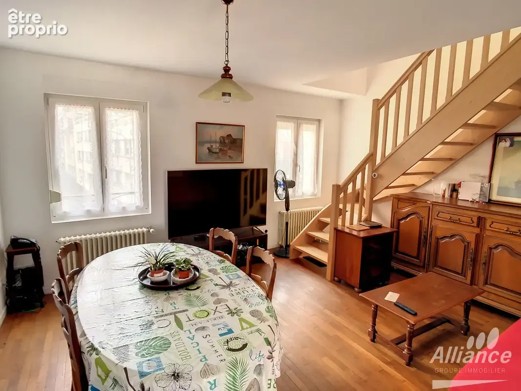 À vendre 358500€ à Montbéliard : immeuble de 250m2 - photo 2