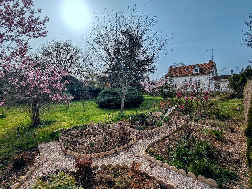 Maison à SARLIAC-SUR-L'ISLE