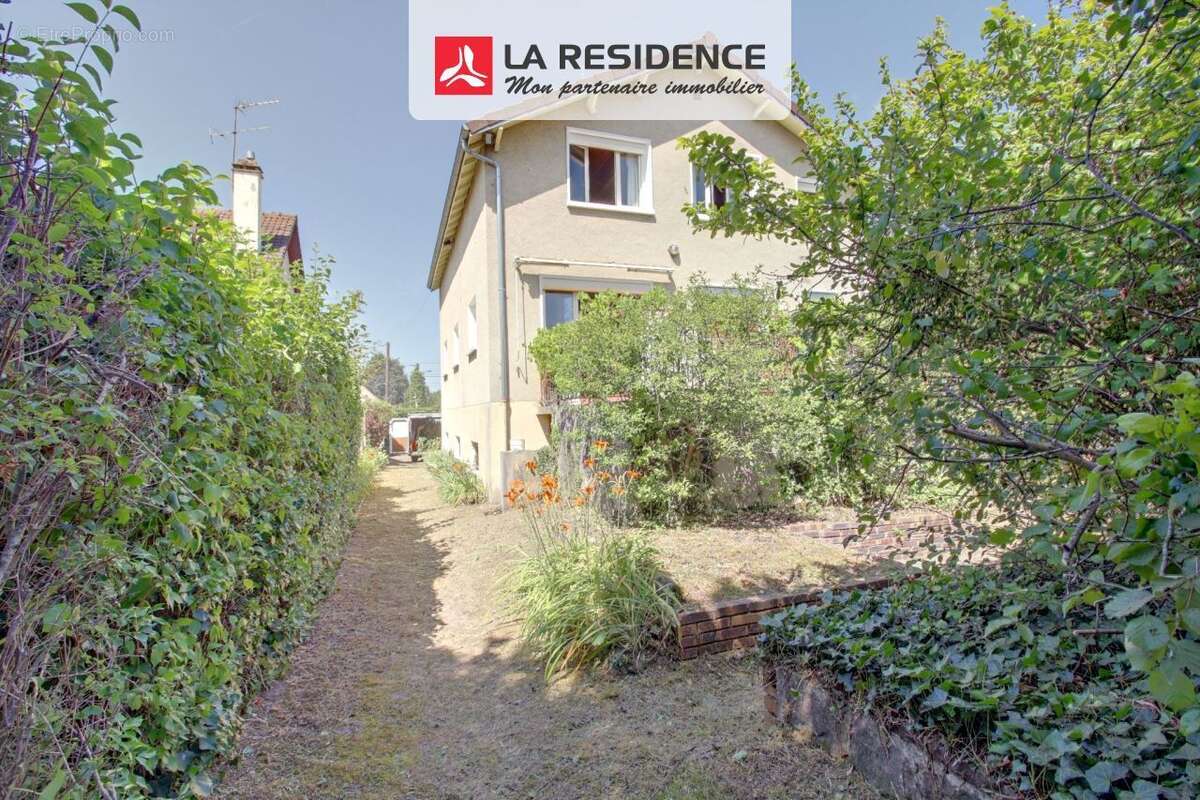 Maison à LES MUREAUX