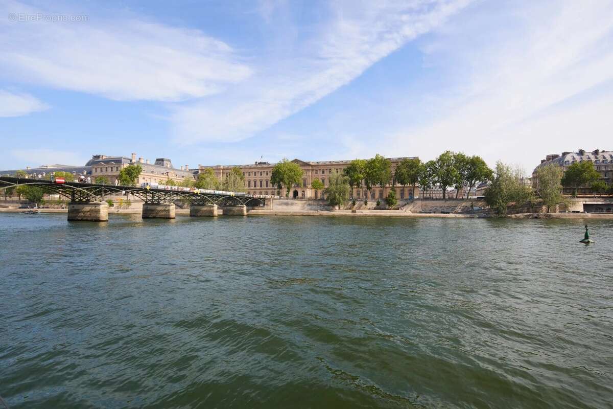 Autre à PARIS-6E