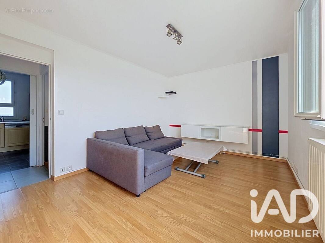 Photo 1 - Appartement à SAINTE-GENEVIEVE-DES-BOIS