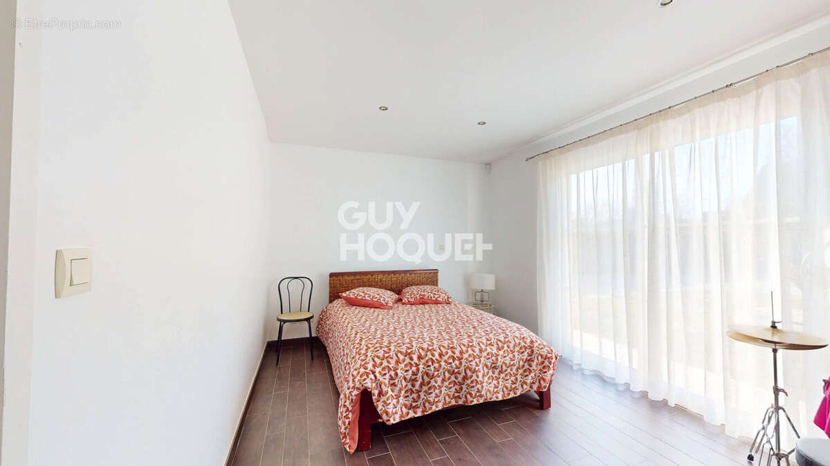 Maison à SAINT-CYR-SUR-LOIRE