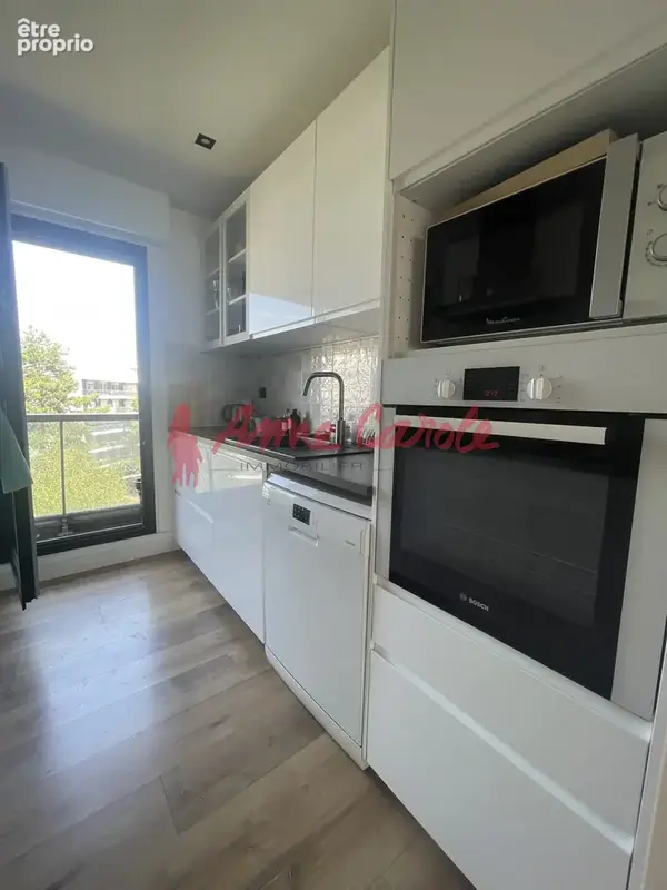 Lumineux T2 de 67 m2 en étage élevé avec 2 balcons   Rénové et idéalement agencé - photo 7
