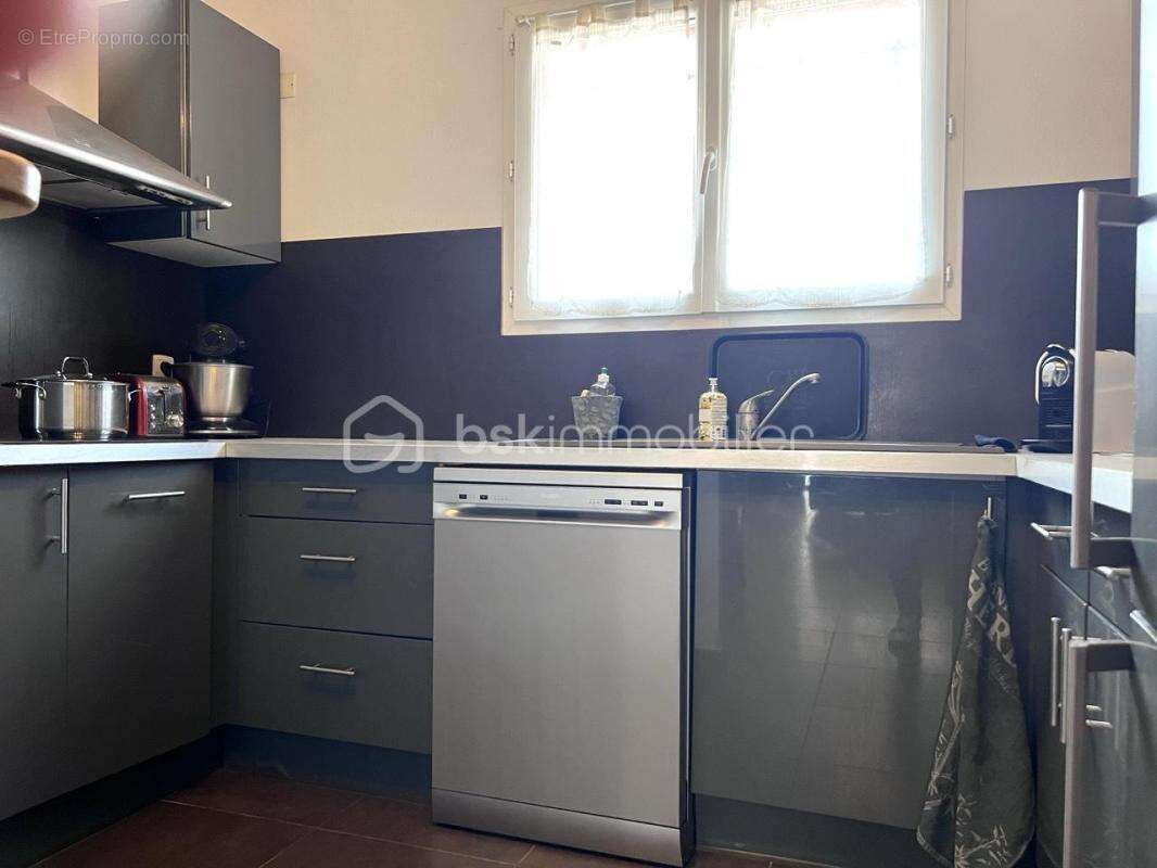 Sur un terrain d'angle de 236 m2, une maison de type 4 en R+1 de 95 m2 - photo 4