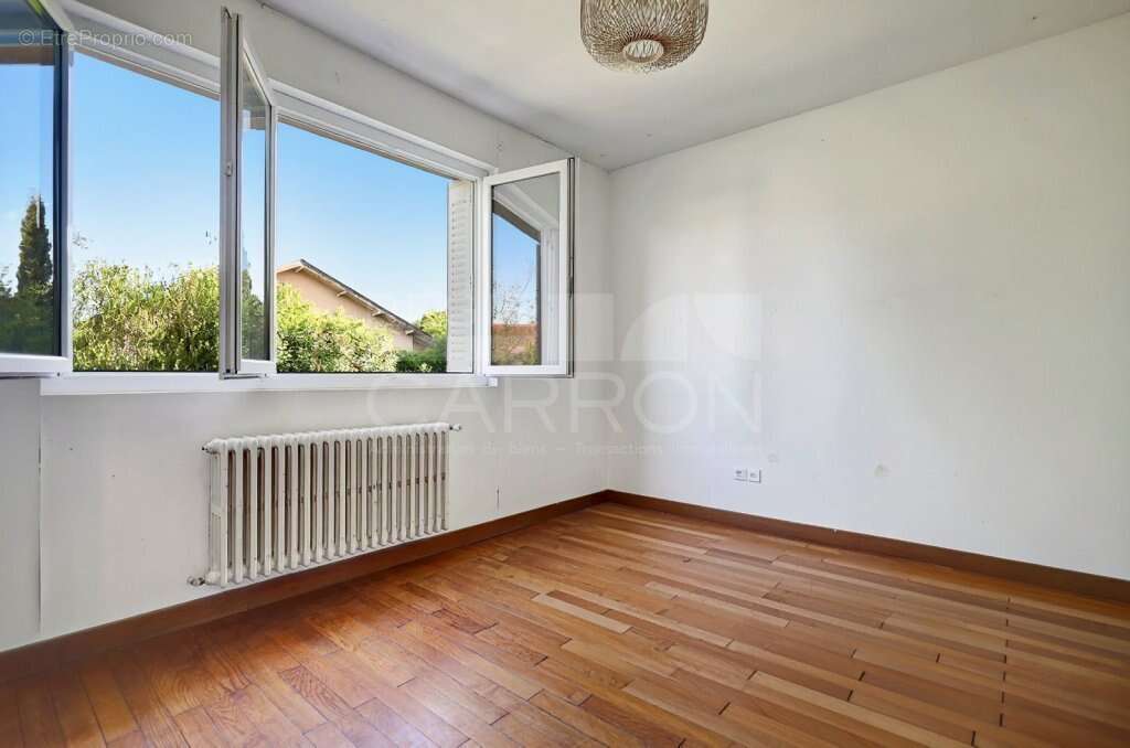 Maison à MEYZIEU