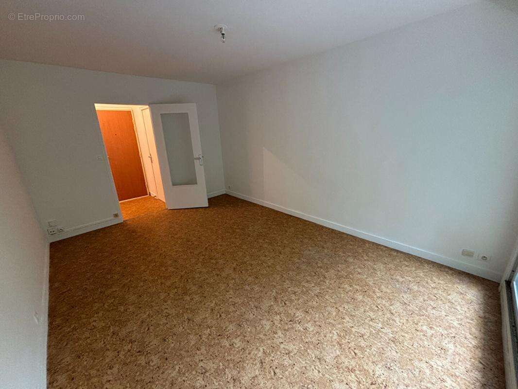 Appartement à PELLOUAILLES-LES-VIGNES