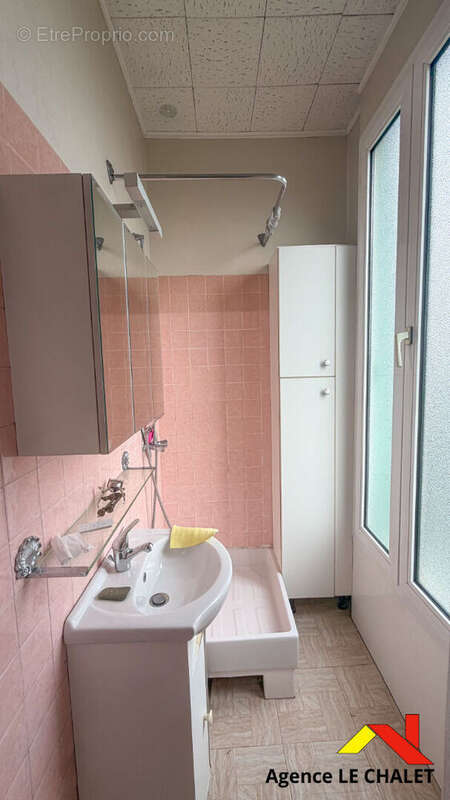 Maison 4 pièces - 82 m² - 3 chambres + possibilité d'une 4ème - Hyper centre-ville de Villeneuve-le-Roi - photo 13