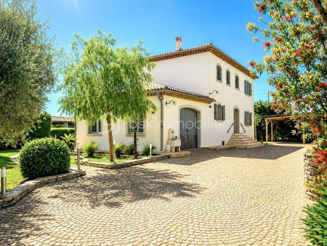 Maison à LE MUY