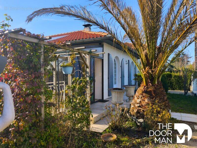 Maison à BRUGUIERES