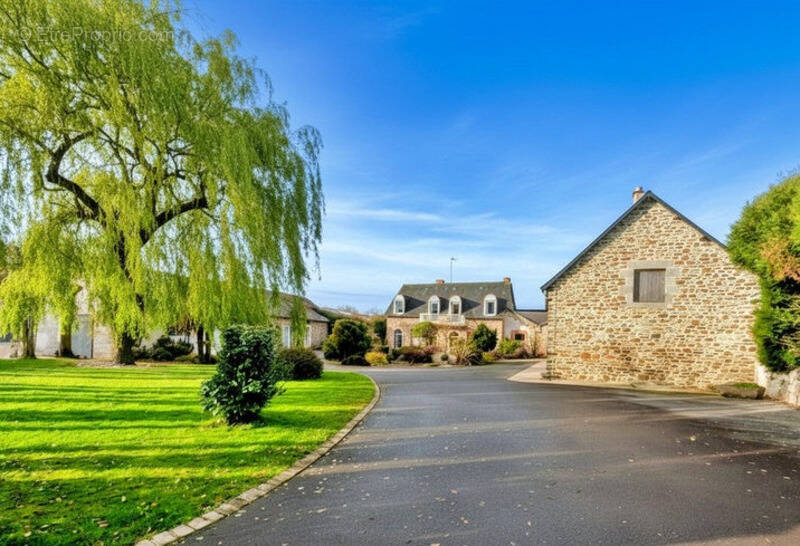 Maison à LA CHAPELLE-JANSON