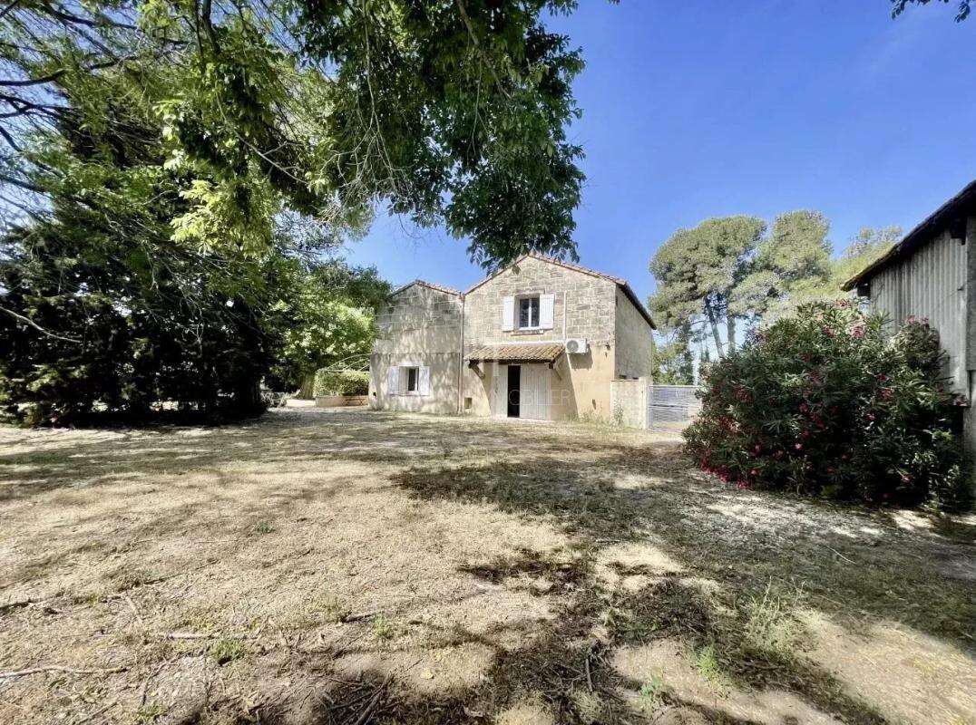 Mas familial sur 8000m2 de terrain à Arles - photo 3