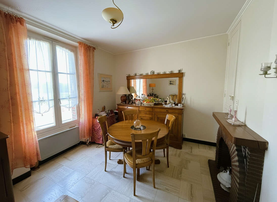 Appartement à MAINVILLIERS