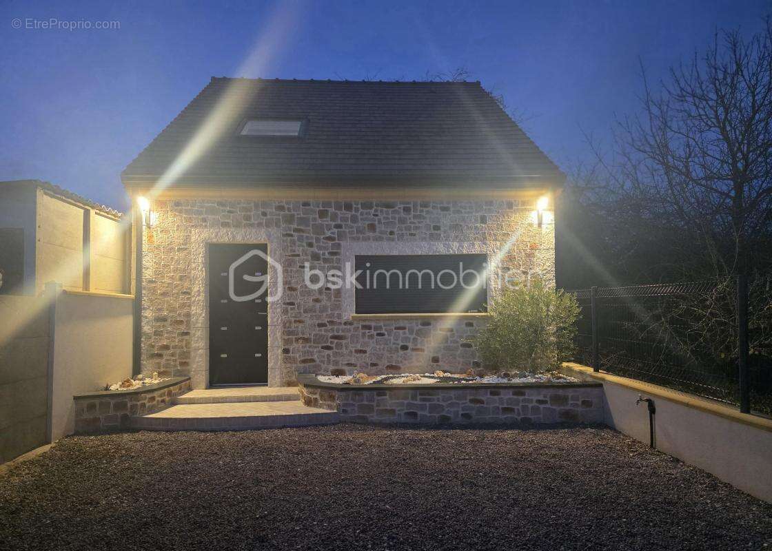 Maison à BRIENON-SUR-ARMANCON