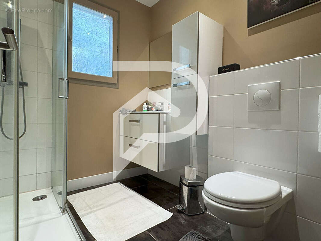 Maison à LA CHAPELLE-AUBAREIL