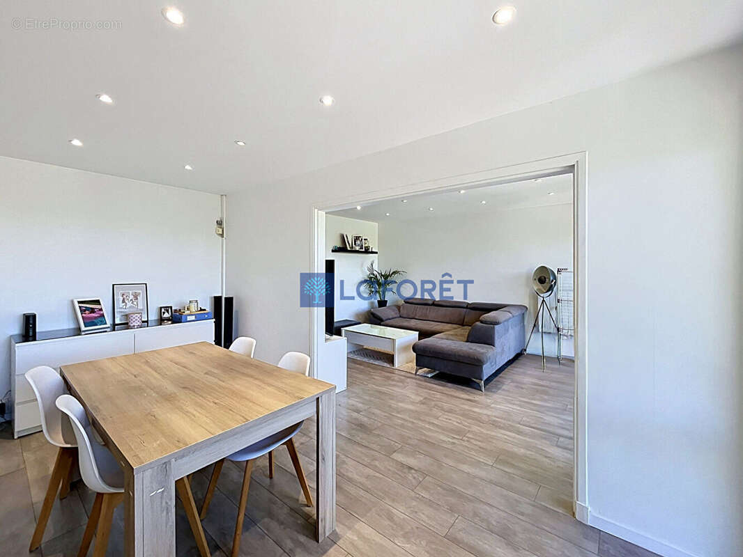 Appartement à SAINTRY-SUR-SEINE
