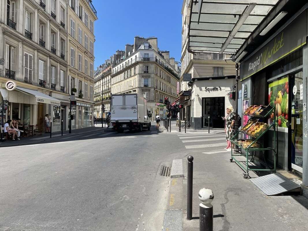 Autre à PARIS-9E