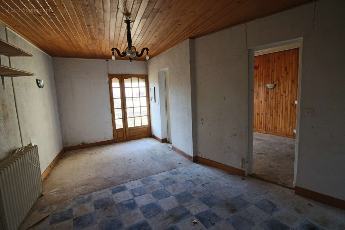 Maison à PUY-L&#039;EVEQUE