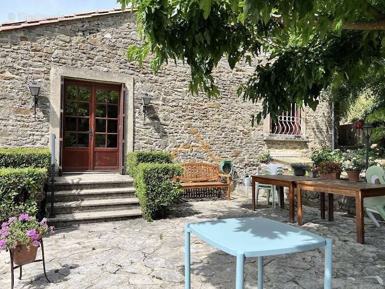 Maison à LA BEGUDE-DE-MAZENC