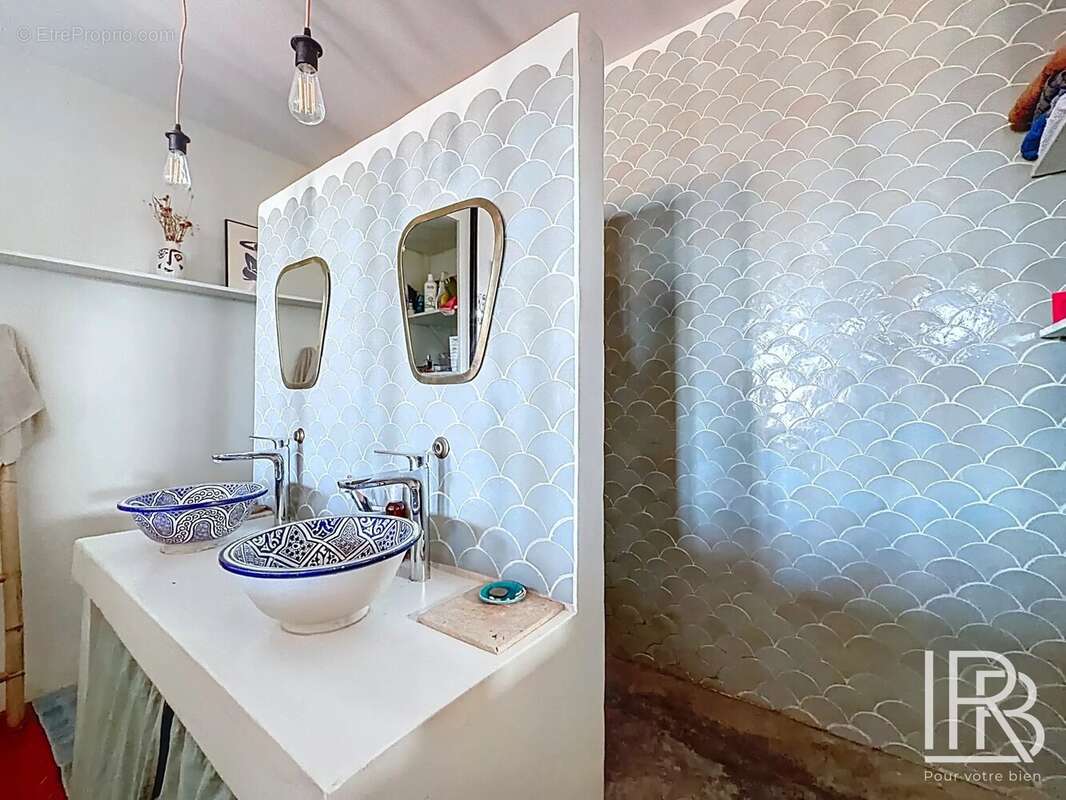 Appartement à MARSEILLE-6E