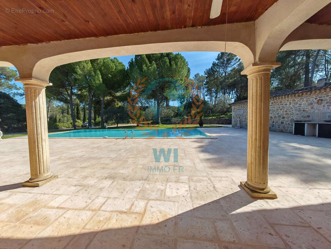 Propriété de charme avec piscine et dépendance - photo 9