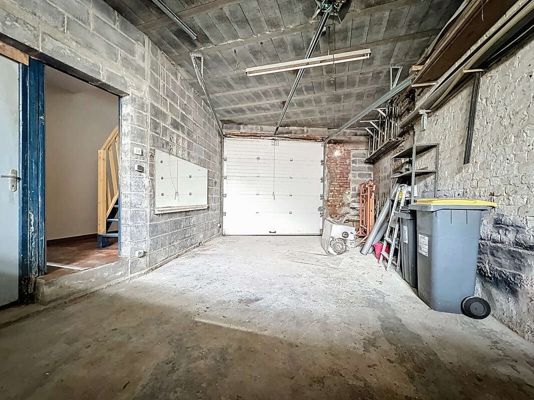 Maison proche des commerces avec terrasse de 42 m2 et un grand garage. - photo 9